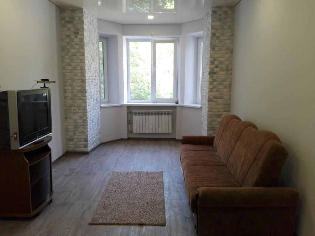 Apartment On Kryvorizhstal Street 35-24 Krivoy Rog Ngoại thất bức ảnh